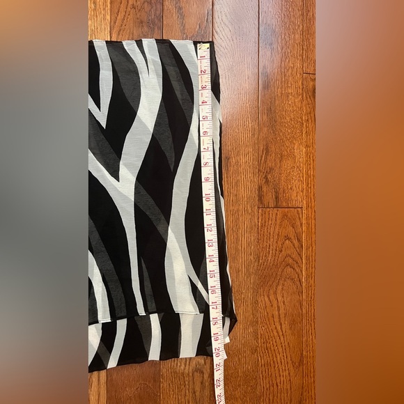 Chico’s 100 % Silk Kimono Zebra Print Open Front Cardigan Top OS - Picture 2 of 9